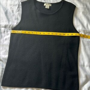 Eddie Bauer Black Sleeveless Fitted Tank Top
